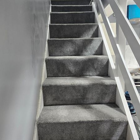 Manchester - House - Sleeps 6 - Parking - Garden Eksteriør billede