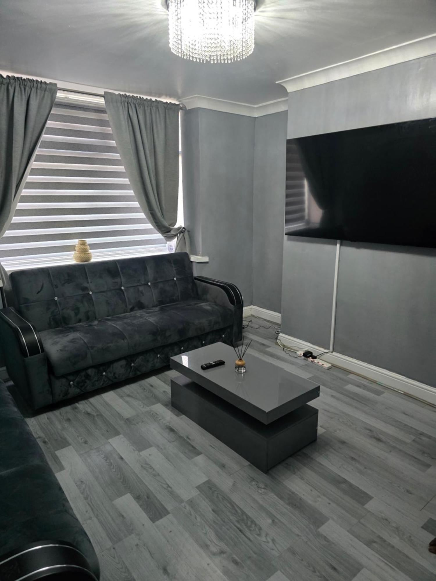Manchester - House - Sleeps 6 - Parking - Garden Eksteriør billede
